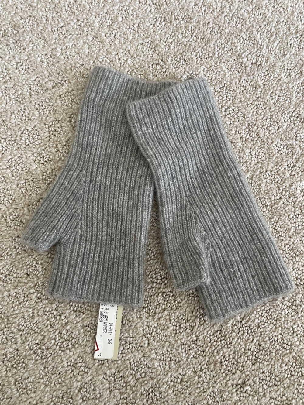Warren Gray Ribbed Knit Fingerless Gloves cashmere
